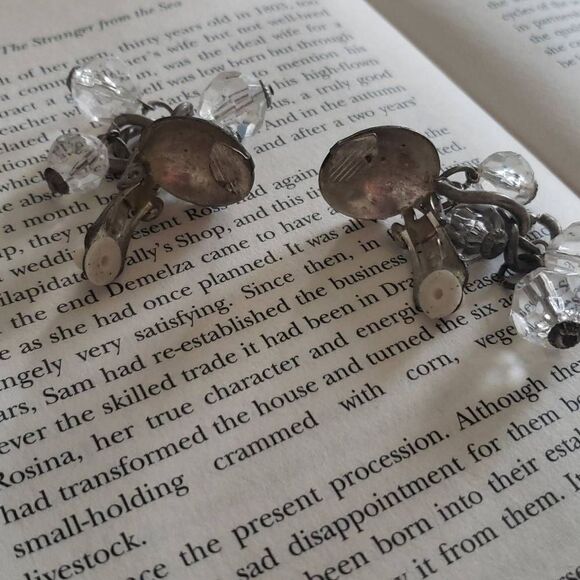 Vintage Silver with Clear Balls Clip Ons - Picture 3 of 3